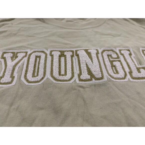 Young LA Womens Unisex Beige Varsity Pump Tee Sherpa Logo Oversized Sz XS - Picture 3 of 8
